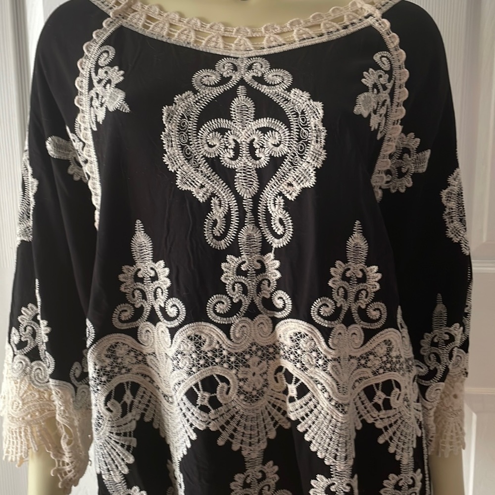 Leo & Nicole Bohemian Blouse with stitching detail. 1X